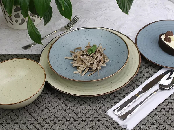 Serwis obiadowy na 12 osób (39 el.) Bogucice - Circus Blue 1116 / Sand 1113 Serwis obiadowy na 12 osób (39 el.) Bogucice - Circus Blue 1116 / Sand 1113