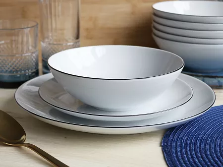 Komplet talerzy na 6 osób (18el) Waza - Czarny rant WA-150