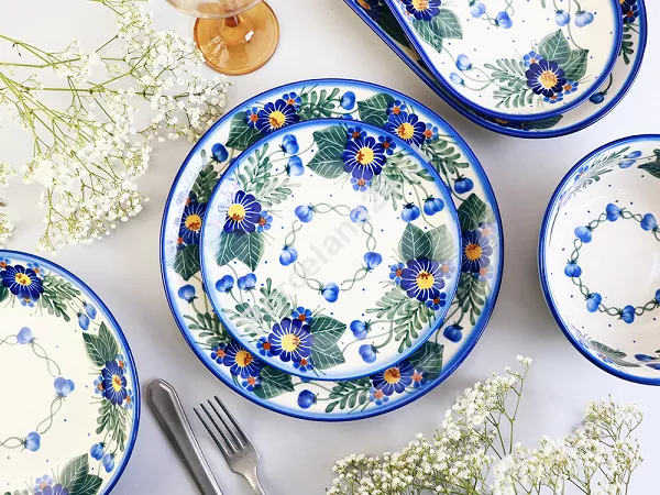 Serwis obiadowy na 6 osób (21el.) Bolesławiec - Kwiaty Kuleszy gat. I Serwis obiadowy na 6 osób (21el.) Bolesławiec - Kwiaty Kuleszy gat. I