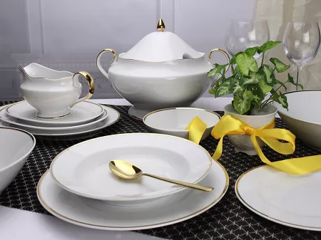 Serwis obiadowo - kawowy na 12 osób (107 el.) Ćmielów  - Astra G067 ZŁOTA WSTĘGA