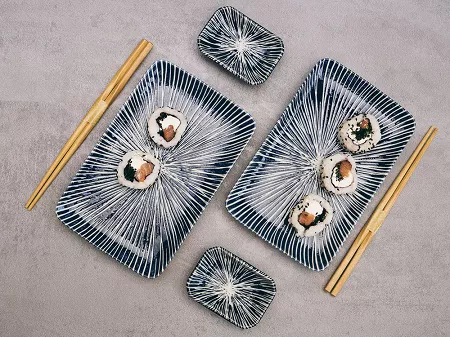 Zestaw do sushi dla 2 osób (4 el.) z pałeczkami Tokyo Design Studio - Tokusa Blue 33846