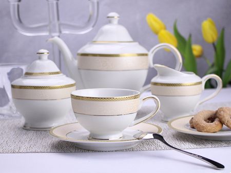 Garnitur do herbaty na 12 osób (39el) Bogucice - Martha Gold Classic 974