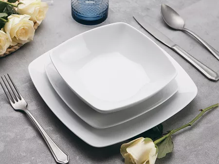 Komplet talerzy na 6 osób (18el) Chodzież - Akcent C000 BIAŁY (TG18)