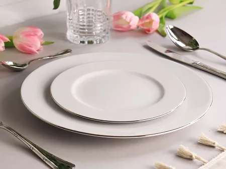 Komplet talerzy na 6 osób (18 el.) Chodzież - Yvonne 9718 PLATYNOWA LINIA