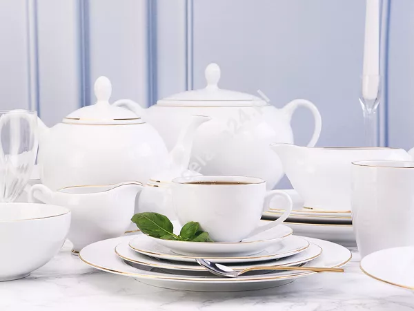 Serwis obiadowo - herbaciany na 12 osób (105 el.) Bogucice - Lolita Gold 1162 Serwis obiadowo - herbaciany na 12 osób (105 el.) Bogucice - Lolita Gold 1162