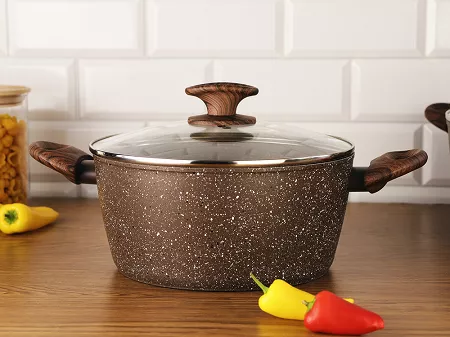 Garnek z pokrywką 4,4 L PINTINOX - Chalet 23.CHA.V124