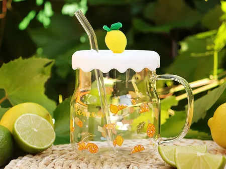 Kubek szklany z silikonową pokrywką i szklaną słomką 600 ml Altom Design - Cytryna 07.K.3516