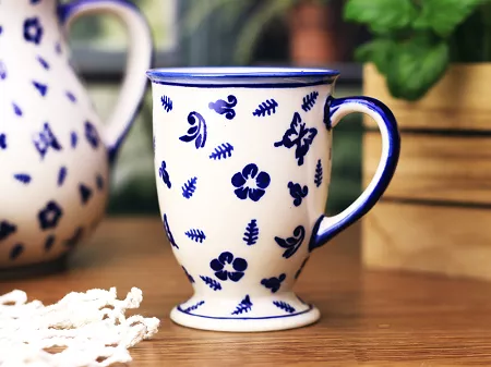 Kubek na stopce 0,3 L Bolesławiec - Niebieskie Motyle gat. I