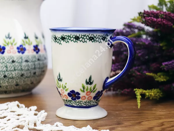 Kubek na stopce 0,3 L Bolesławiec - Mariańska Koronka gat. I Kubek na stopce 0,3 L Bolesławiec - Mariańska Koronka gat. I