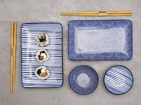 Zestaw do sushi dla 2 osób (4 el.) z pałeczkami Tokyo Design Studio - Nippon Blue 17991