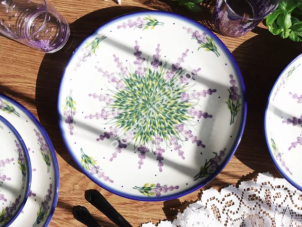 Talerz płytki 26 cm Bolesławiec - Lawendowy Zakątek Talerz płytki 26 cm Bolesławiec - Lawendowy Zakątek