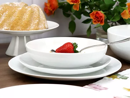 Komplet talerzy na 6 osób (18 el.) Bogucice - Base White 1184