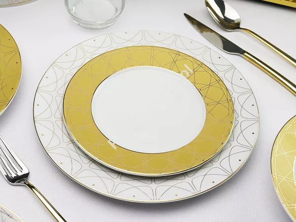 Komplet talerzy na 6 osób (18 el.) Ćmielów - Jenny Solaris White - Gold Komplet talerzy na 6 osób (18 el.) Ćmielów - Jenny Solaris White - Gold
