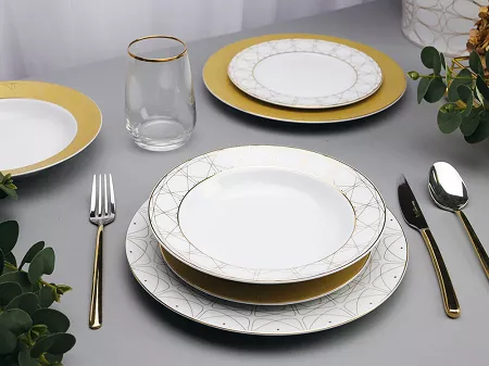 Komplet talerzy na 6 osób (18 el.) Ćmielów - Jenny Solaris White - Gold