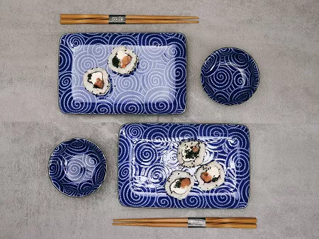 Zestaw do sushi dla 2 osób (4 el.) z pałeczkami Tokyo Design Studio - Kotobuki Karakusa 14347