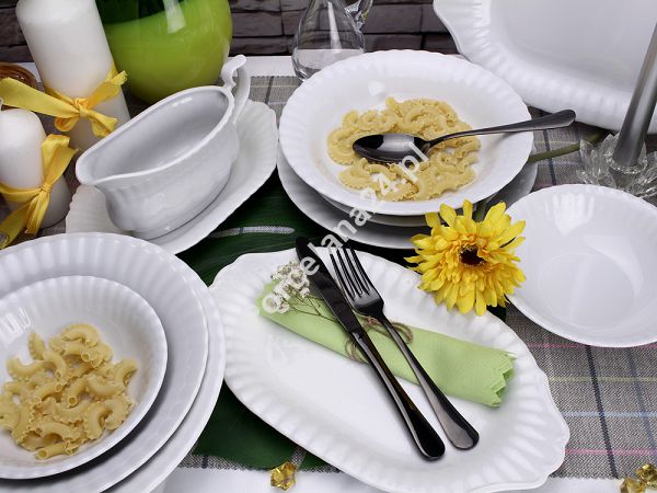 Serwis obiadowy na 12 osób (44 el) Chodzież - Iwona C000 BW Serwis obiadowy na 12 osób (44 el) Chodzież - Iwona C000 BW