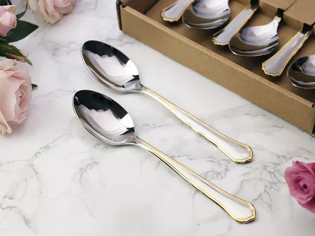 Komplet 6 łyżeczek do kawy / herbaty 14,4 cm Pintinox 1929 - Settecento (3.0 mm) złocony 23.SETG.WDC GIFT BOX