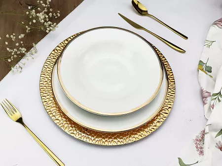 Komplet talerzy na 6 osób (18 el.) Bogucice - Cleopatra Gold Plus 1175