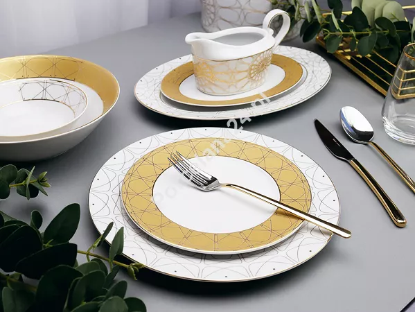 Serwis obiadowy na 12 osób (42 el) Ćmielów - Jenny Solaris White - Gold Serwis obiadowy na 12 osób (42 el) Ćmielów - Jenny Solaris White - Gold