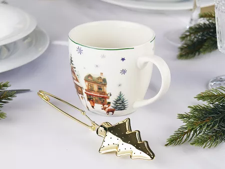 Kubek z metalowym zaparzaczem choinką 0,46 l  Duo - Christmas Village 15.CHV.K46Z
