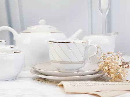 Garnitur do herbaty na 12 osób (39 el.) Porcel -  Flare