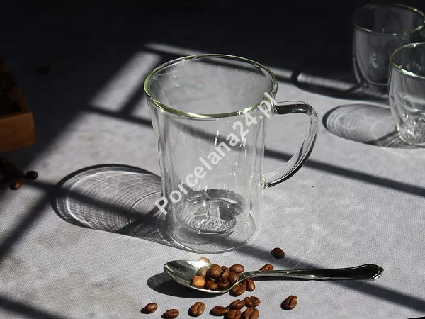 Szklanka termiczna z podwójną ścianką 250 ml Vialli Design - Amo 0979 Szklanka termiczna z podwójną ścianką 250 ml Vialli Design - Amo 0979