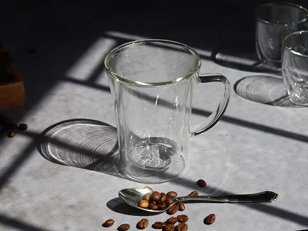 Szklanka termiczna z podwójną ścianką 250 ml Vialli Design - Amo 0979
