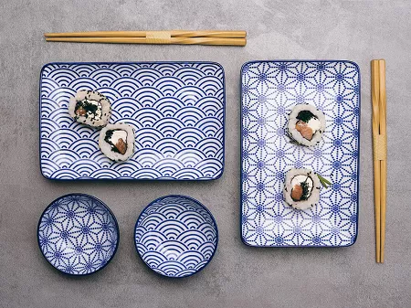 Zestaw do sushi dla 2 osób (4 el.) z pałeczkami Tokyo Design Studio - Nippon Blue 15330