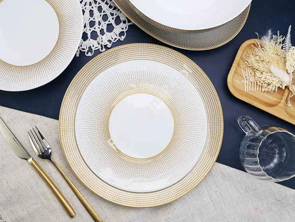 Serwis obiadowy na 12 osób (40el.) Bogucice - Luce 1261 Serwis obiadowy na 12 osób (40el.) Bogucice - Luce 1261