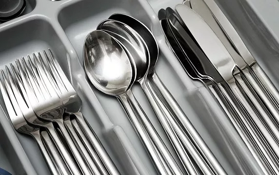 Jedno czy wielorazowe - jakie sztućce wybrać, prowadząc zakład gastronomiczny?