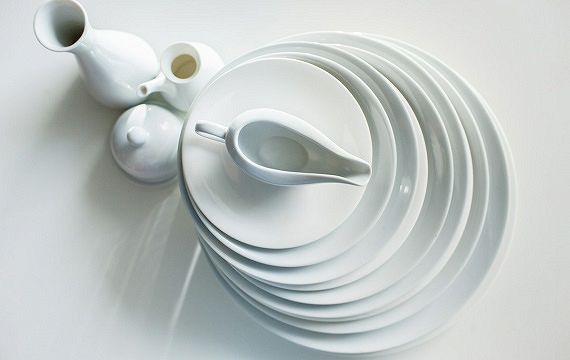 Różnice między porcelaną ecru a porcelaną białą