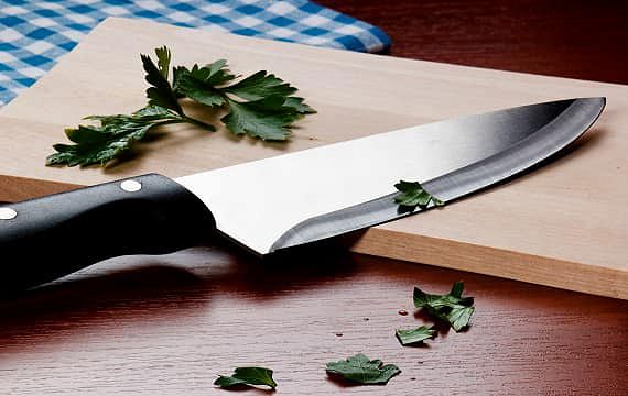 Jaki nóż kuchenny najlepiej nada się do krojenia mięsa?